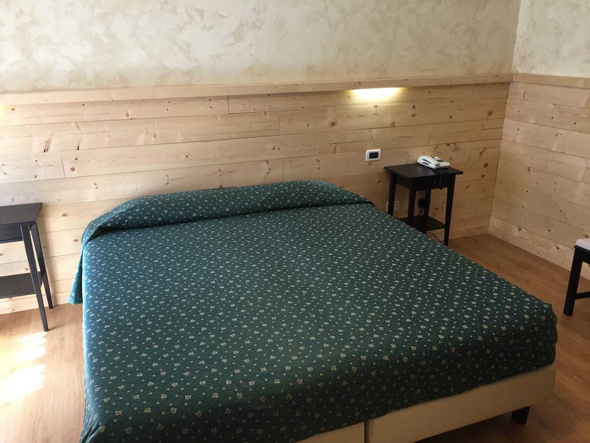 Al Garibaldino Hotell Posina Eksteriør bilde